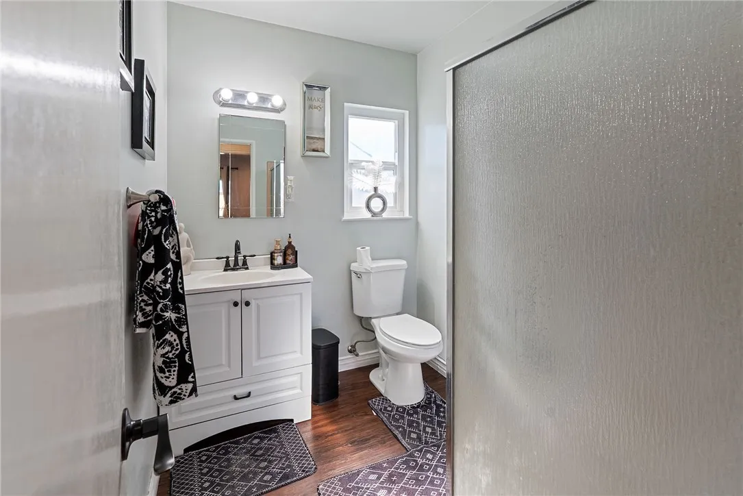 255 W Valencia, Rialto, California 92376 home-pic-12